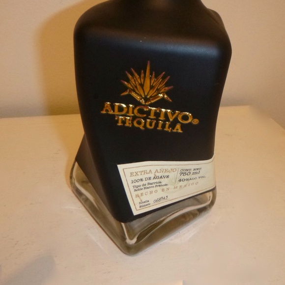 TWISTED GLASS BLACK TEQUILA BOTTLE EMPTY ADDICTIVO - Picture 10 of 16